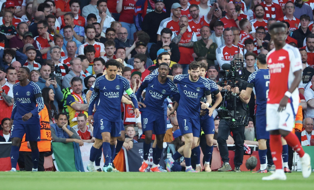 马卡：特尔施特根参加巴萨今日合练，有望复出入选欧冠大名单