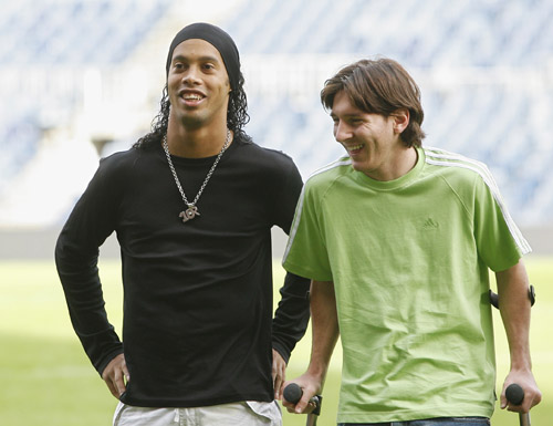 逆袭称王，苏超泰州队获2025微博竞燃之夜年度全民闪耀运动队