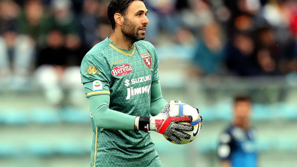 欧冠-姆巴佩破门维尼修斯双响 皇马5-1萨尔斯堡（欧冠：维尼修斯梅开二度，姆巴佩建功，皇马5-1大胜萨尔斯堡）