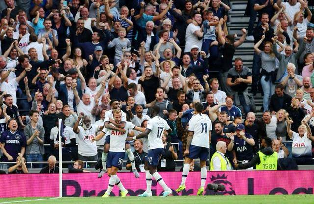 全运会排球女子成年组1／4交叉赛江苏女排完胜辽宁 挺进四强