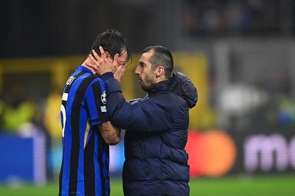 欧冠梅开二度后染红，迪亚斯是继格列兹曼之后第二人（欧冠先梅开二度又染红，迪亚斯成继格列兹曼后第二人）