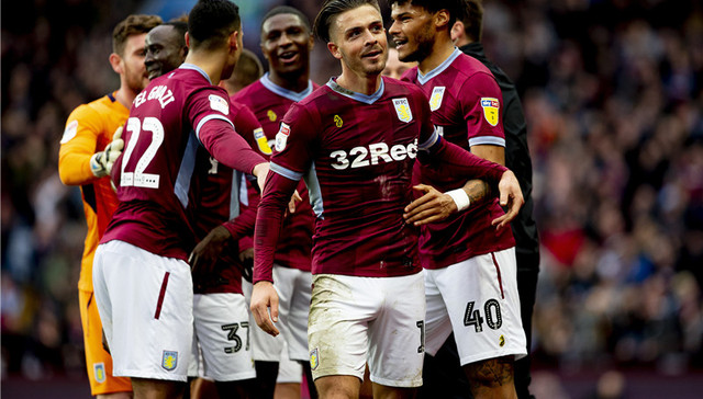 中超赛场争议判罚：VAR引发讨论,（中超判罚惹争议：VAR成焦点）