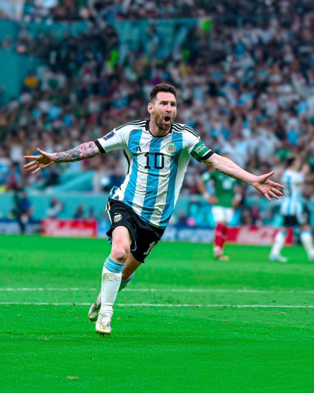 迪巴拉：如今人们太多时间对着屏幕，我们应该多去户外看看（迪巴拉建议：放下屏幕，去户外走走）