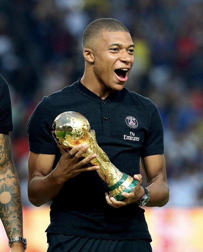 热议海港平柔佛：十分狼狈且侥幸；陈威出色全队血性