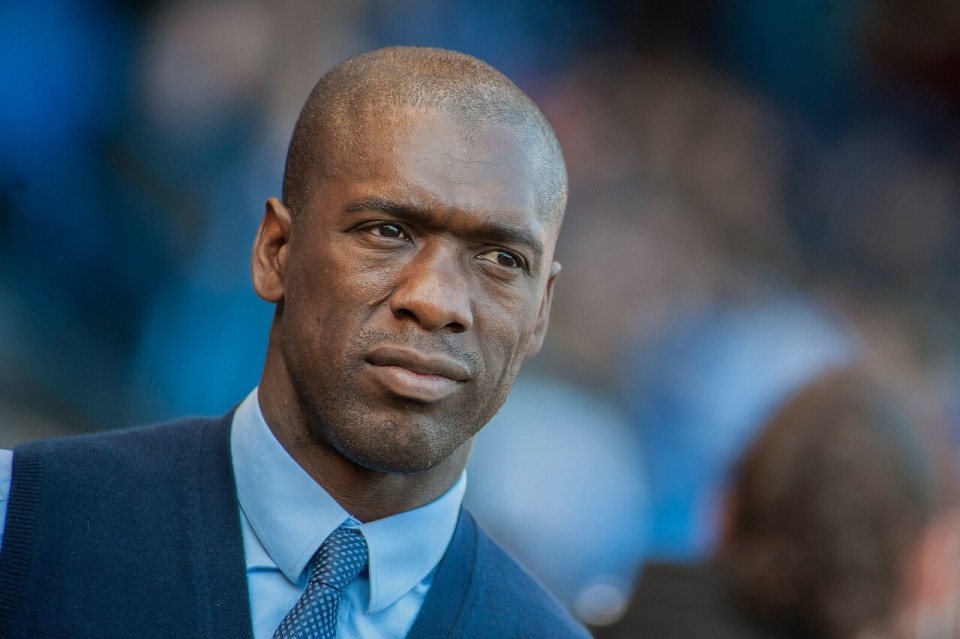 魔迷们心动吗？曼联发布中国结系列服饰，B费、姆伯莫等人出镜（B费、姆伯莫等球星助阵，曼联推出中国结系列服饰，魔迷是否被种草？）