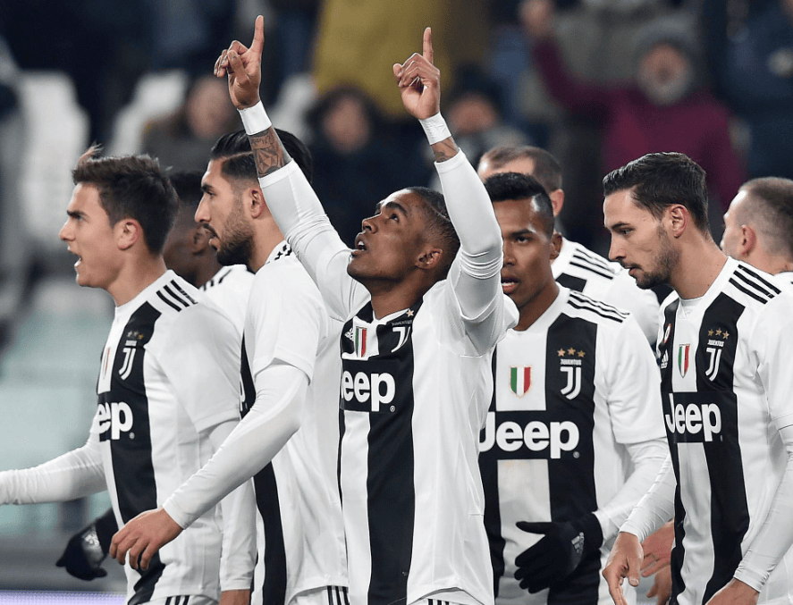 德天空：皇马与吕迪格均对续约持开放态度，目前暂因伤病搁置（德媒称：皇马与吕迪格均愿续约，但谈判因伤病暂时搁置）