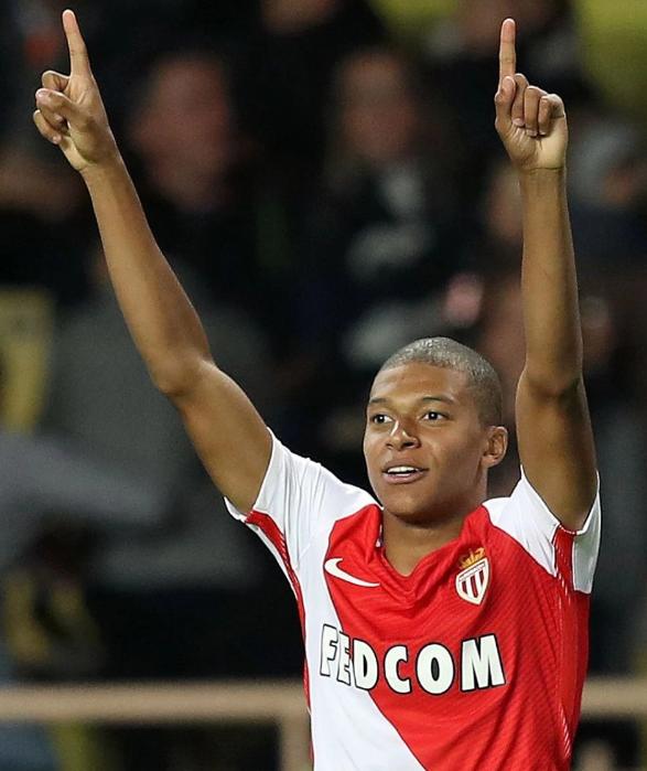 FIFA年度最佳女足阵容：邦马蒂领衔巴萨女足6人入选，鲁索在列（FIFA年度最佳女足阵容出炉：巴萨女足6人上榜，邦马蒂领衔，鲁索入选）