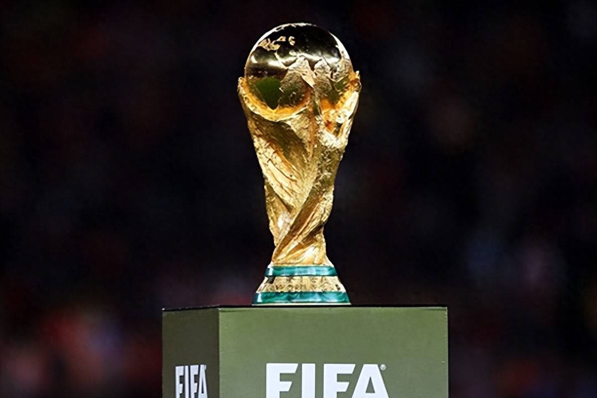 76人多点开花，半场狂轰11记三分得到69分