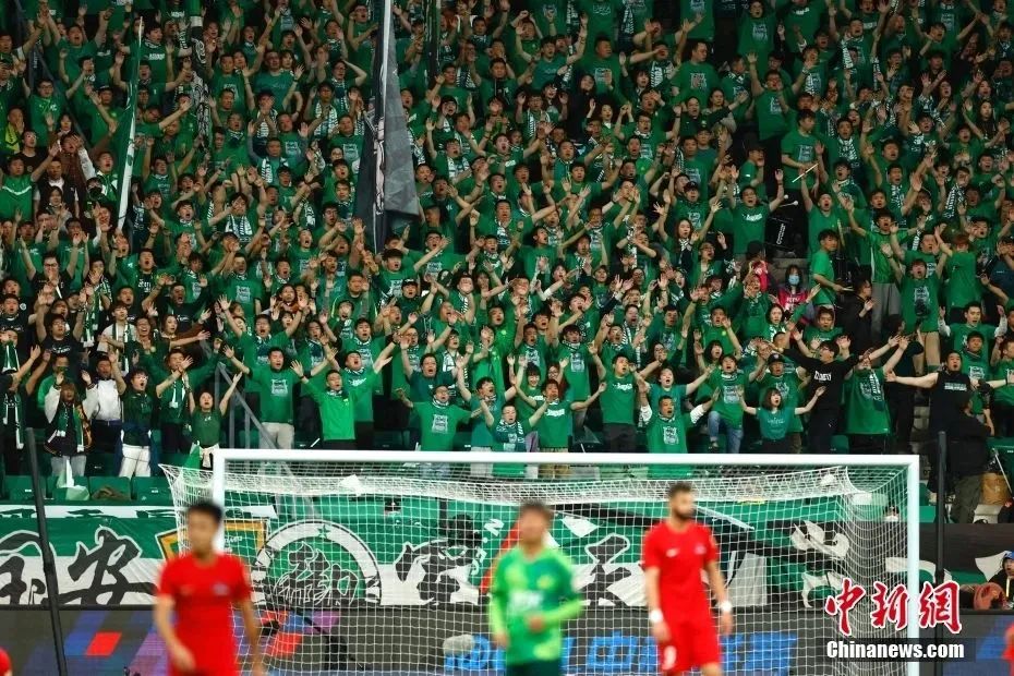 范德芬：我给伊萨克发了短信，我只是想封堵射门&他运气不好（范德芬：赛后给伊萨克发短信，只是想封堵那脚射门，他确实有点倒霉）